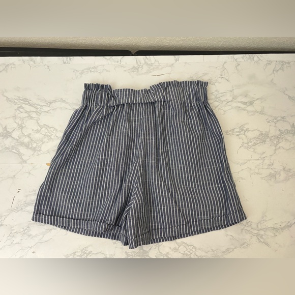Shein Women's M Light Blue Striped High Waisted Pull On Shorts Stretch - Picture 2 of 5